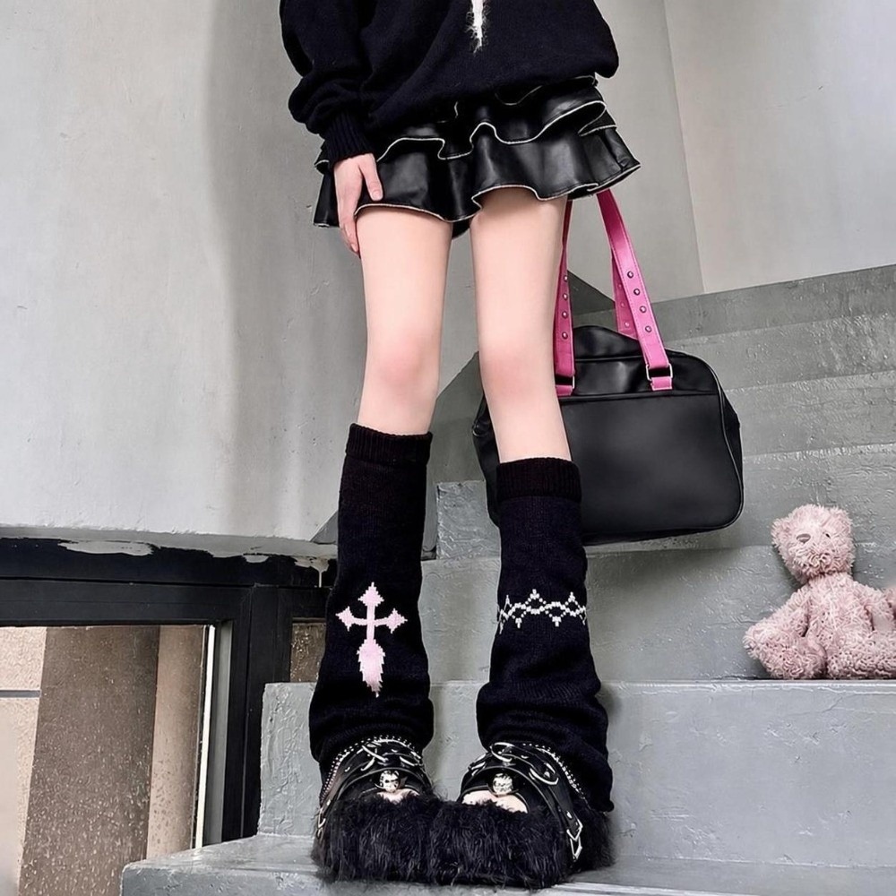 Alt Style Asymmetric Knit Leg  - Boot Sock Slouchy ulasan dan harga